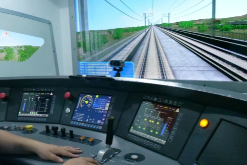 想當火車司機？中專學歷也能報名！穩(wěn)定高薪 + 鐵飯碗！
